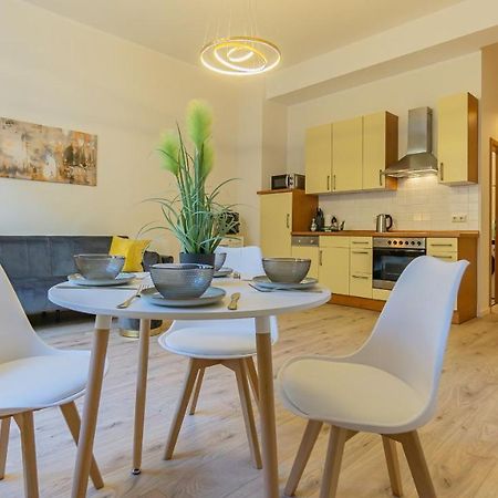 Cityapartment - 53 M², 2 Zimmer, Zentral, Netflix, Kueche, Waschmaschine Cottbus Extérieur photo