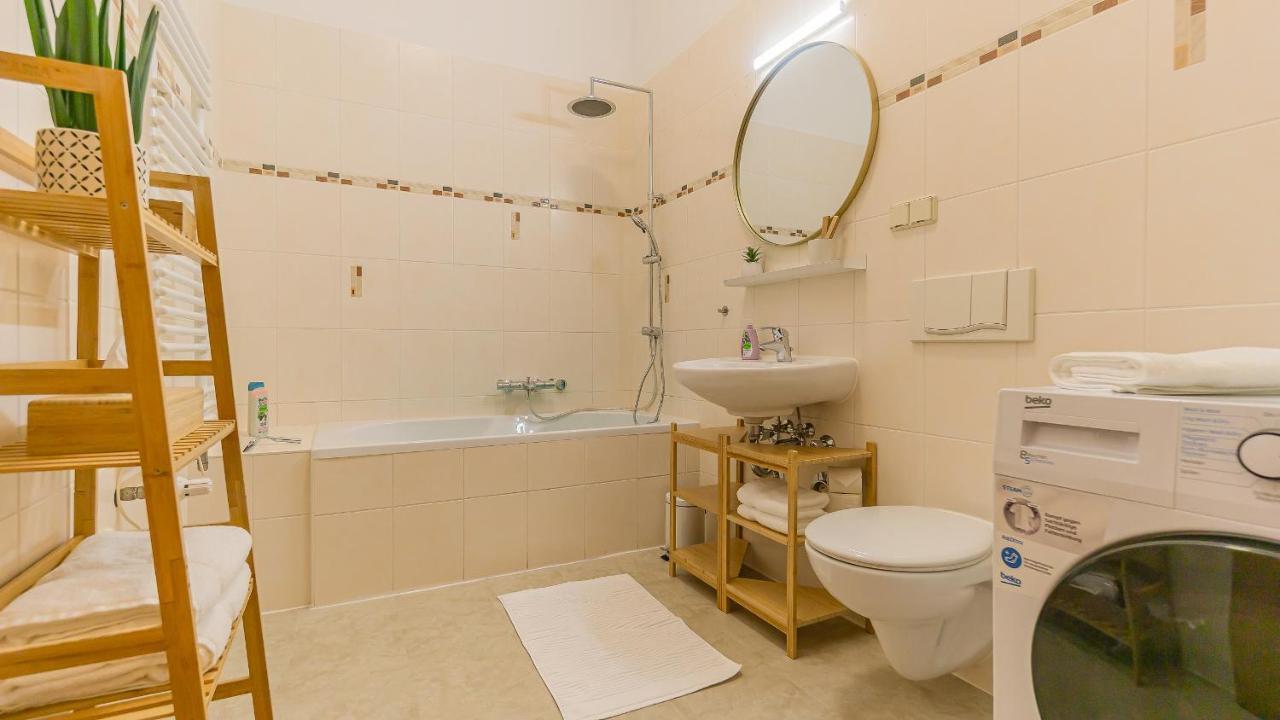Cityapartment - 53 M², 2 Zimmer, Zentral, Netflix, Kueche, Waschmaschine Cottbus Extérieur photo