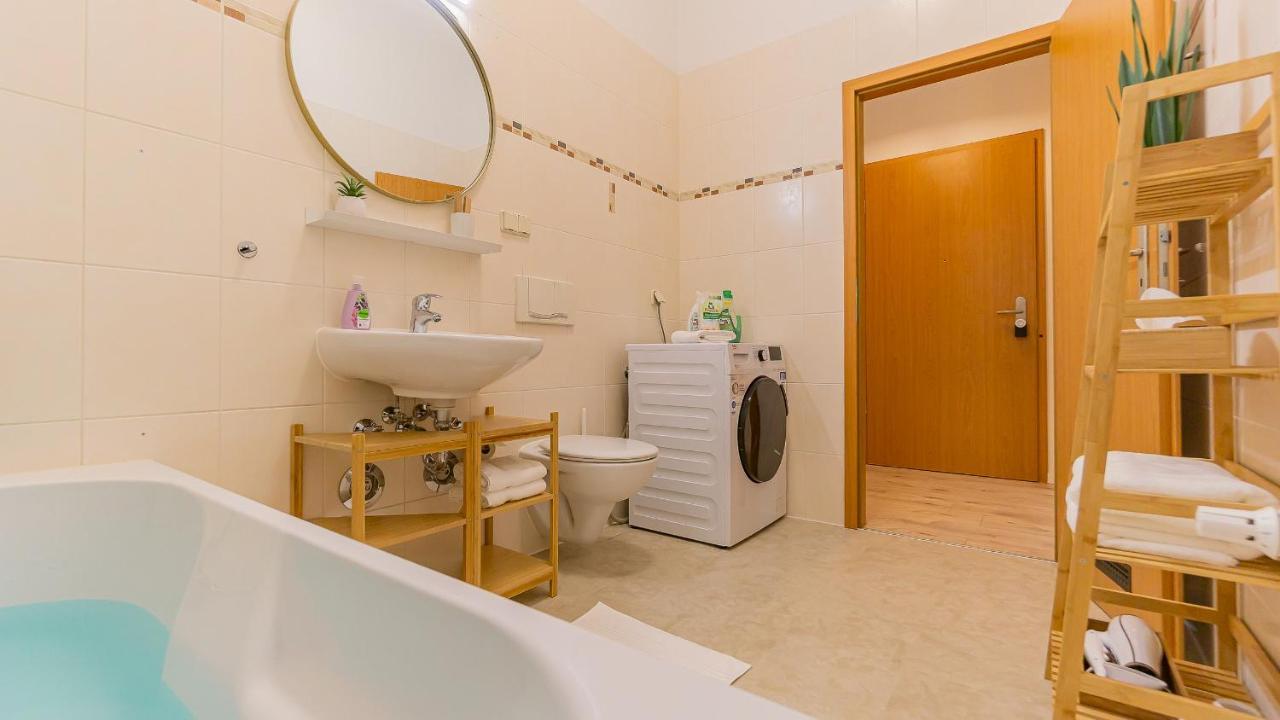 Cityapartment - 53 M², 2 Zimmer, Zentral, Netflix, Kueche, Waschmaschine Cottbus Extérieur photo